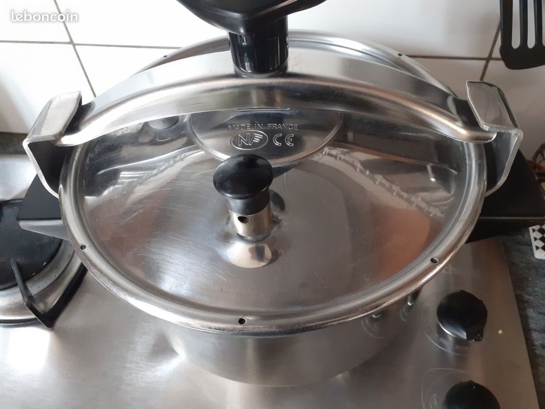 Cocotte minute Seb 4,5 litres - Électroménager