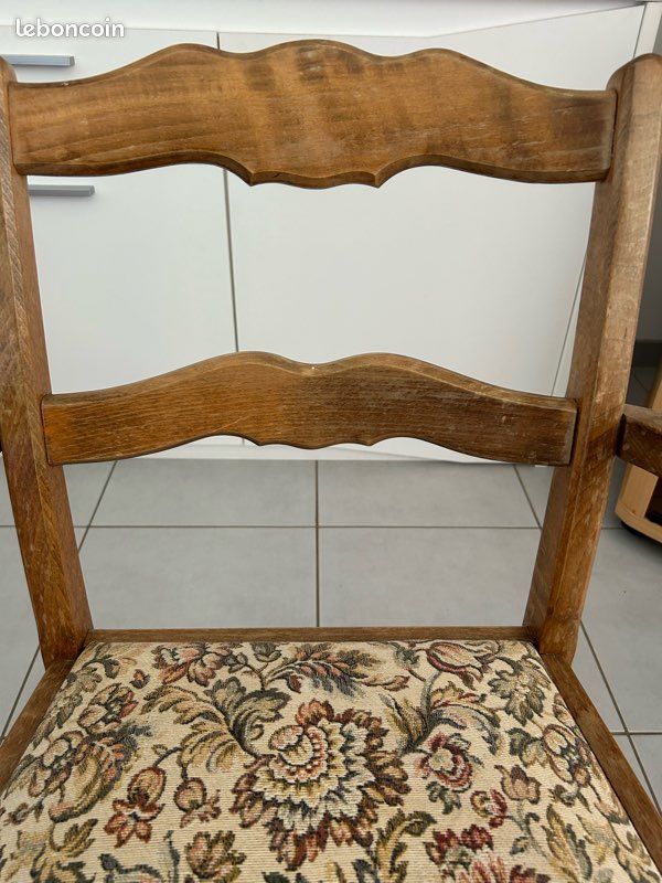 Fauteuil en bois et tapisserie (image 2)