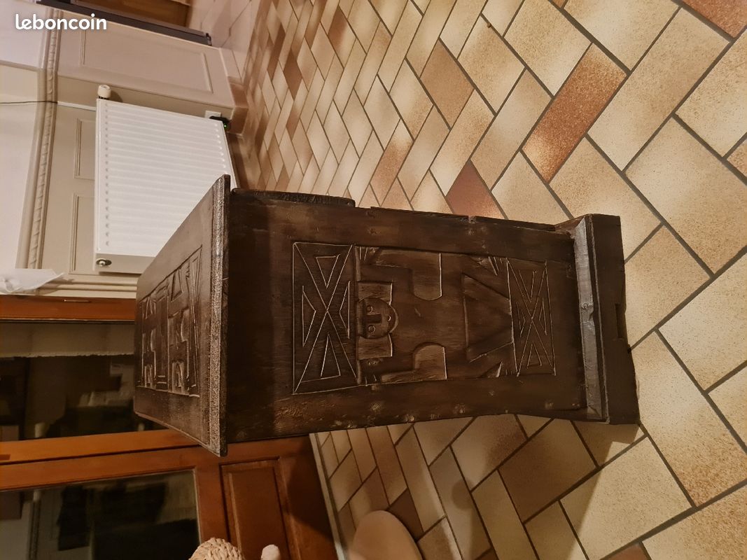 Commode en bois exotique (image 2)