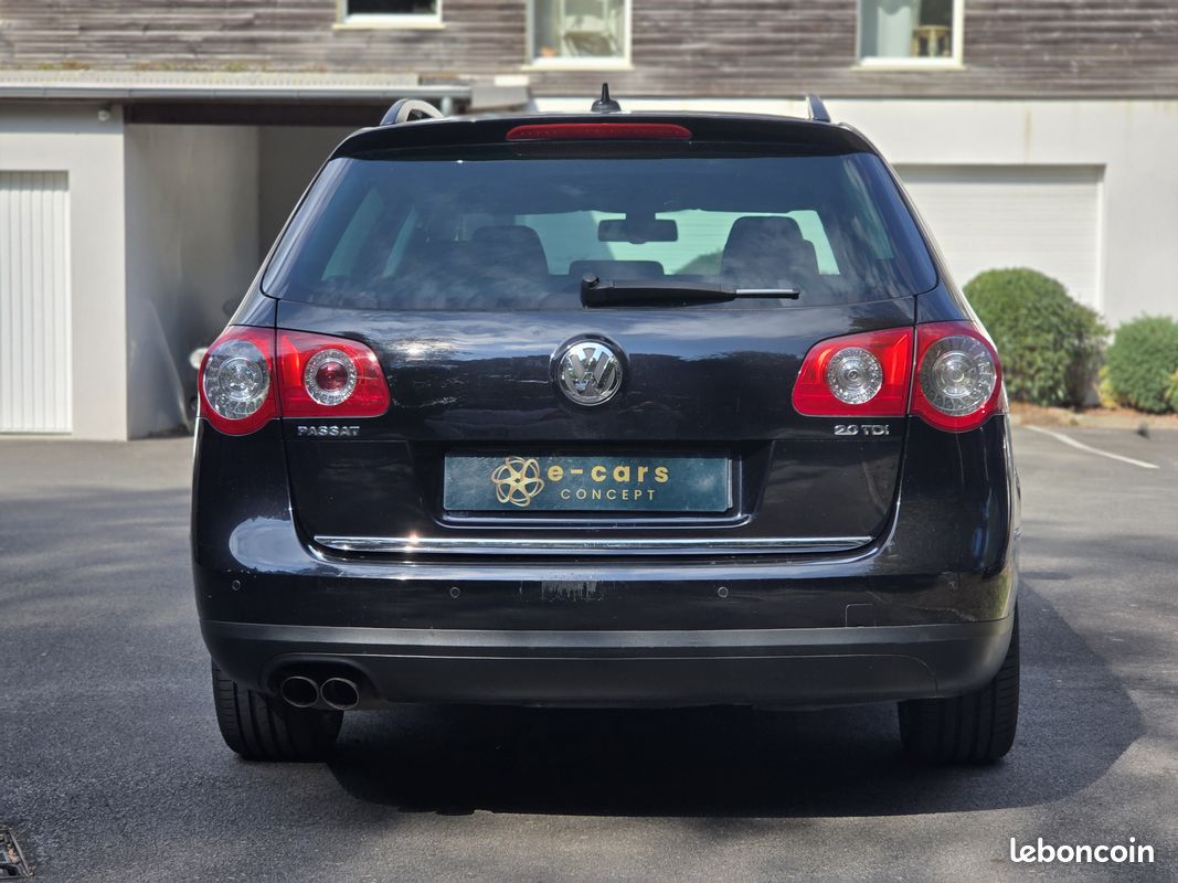VOLKSWAGEN PASSAT SW – 2.0 TDI 140ch BVM6 Finition EMBASSY II (image 6)