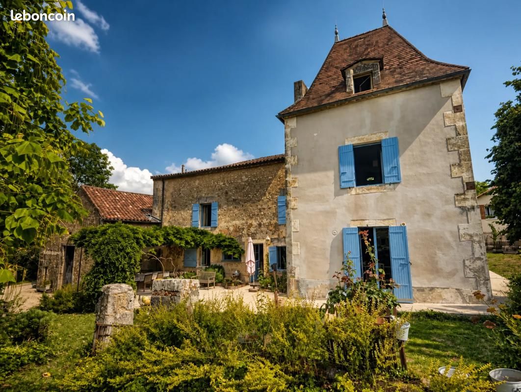 Maison 10 pièces 350 m² · à Champcevinel · 350 m² · 541 000 €