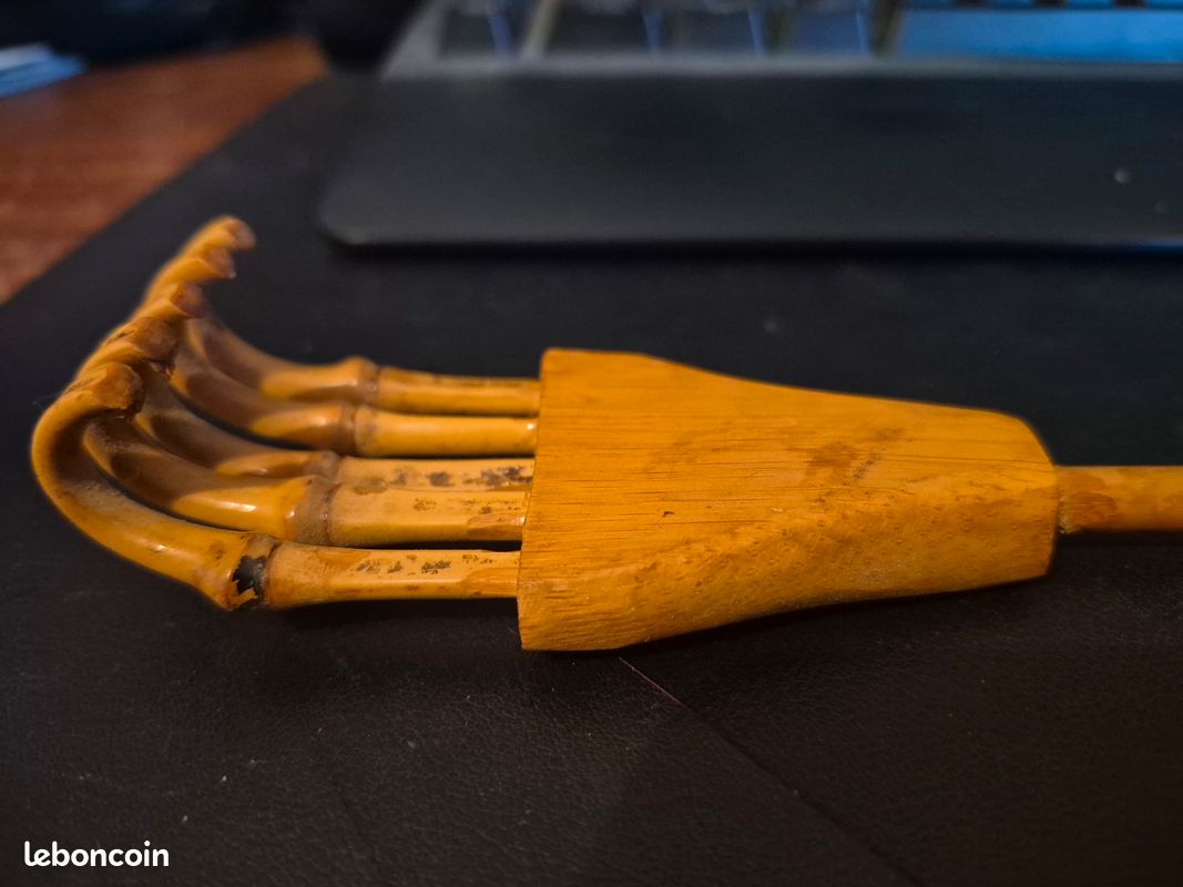 Gratte-dos En Bois D'érable Sculpté - Longueur 45 Cm - Fabriqué En Allemagne - Neuf Sous Emballage