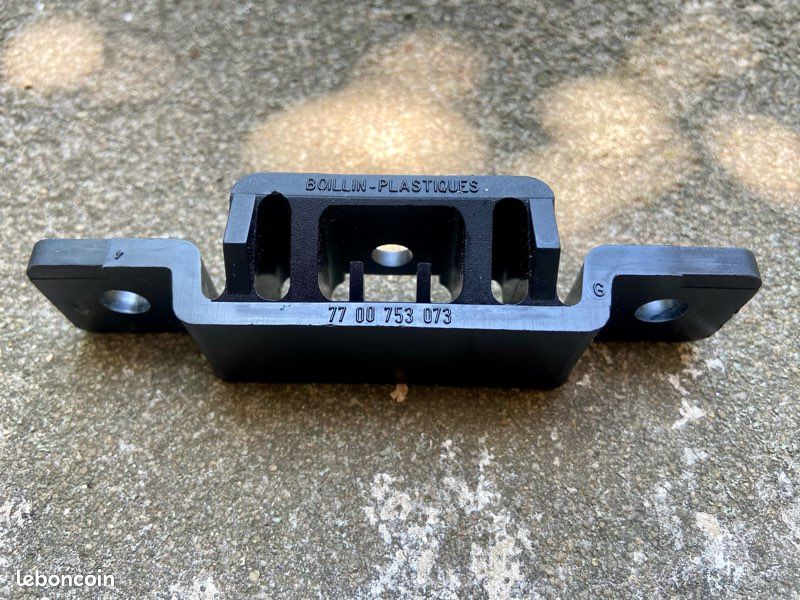 Fixation Pare-chocs Arrière Renault Super 5 - Réf. 7700778316 - Pièce D'occasion