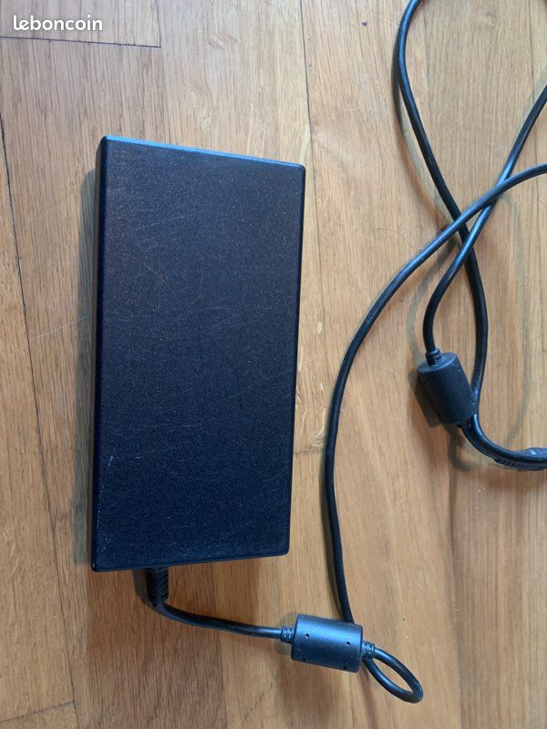 AC/DC Adapter Delta electronics 19V 9.5A output (image 3)
