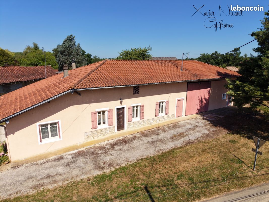 Maison 4 pièces 104 m² · à Montrevel-en-Bresse · 104 m² · 179 000 €