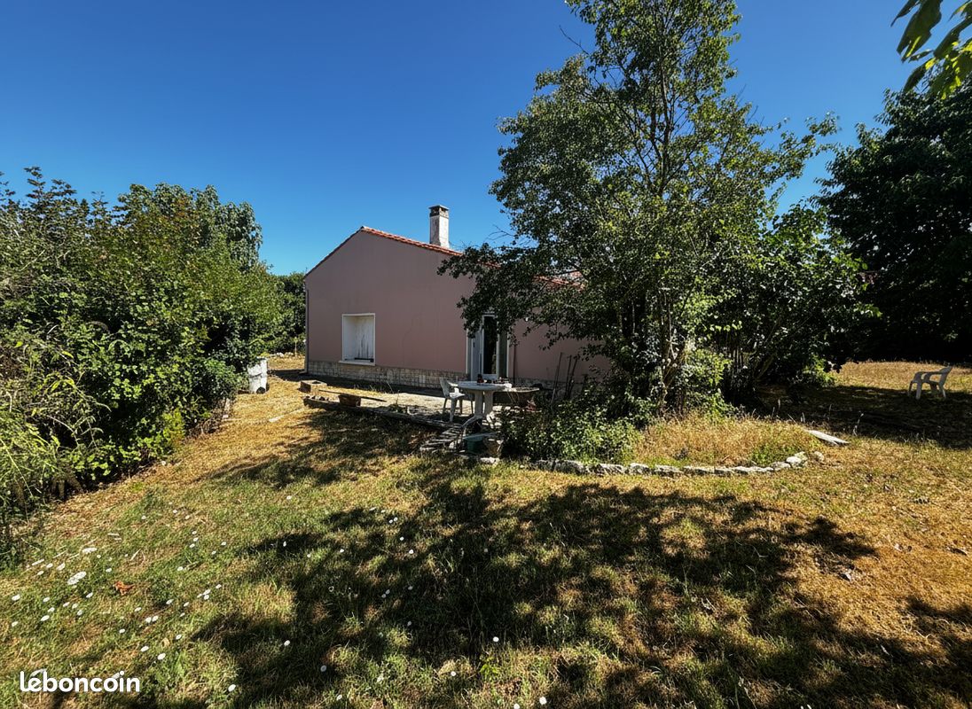 Maison 3 pièces 133 m² · à Saint-Hippolyte · 133 m² · 162 750 €