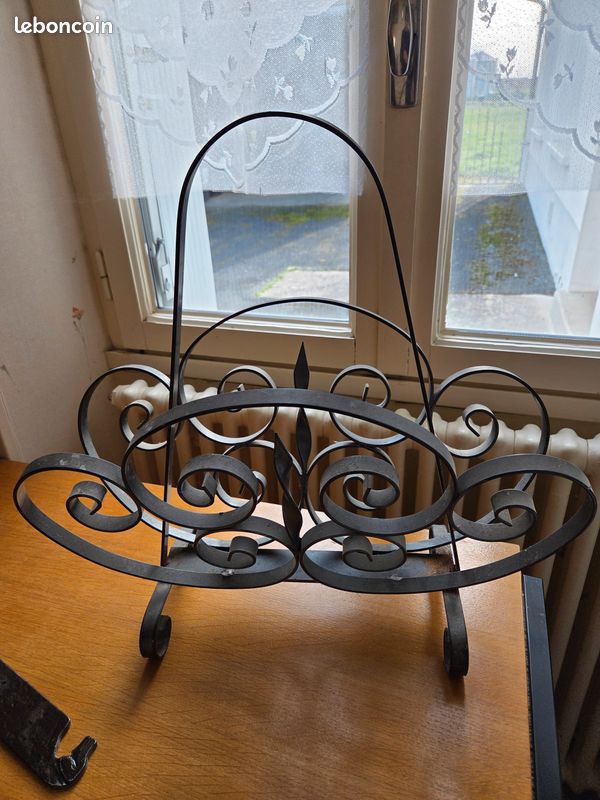 1 porte revue en fer forgé à volutes en métal ancien / vintage (image 4)