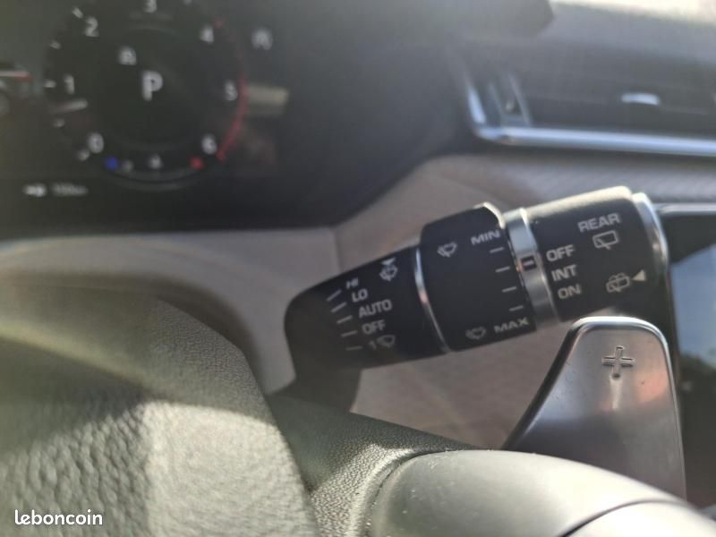 Land-rover Range Rover Velar 3.0D V6 300ch R-Dynamic SE AWD BVA (image 19)