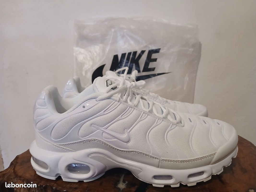 Nike Air Max Plus TN Blanche Homme Taille 45 EU NEUVE Chaussures