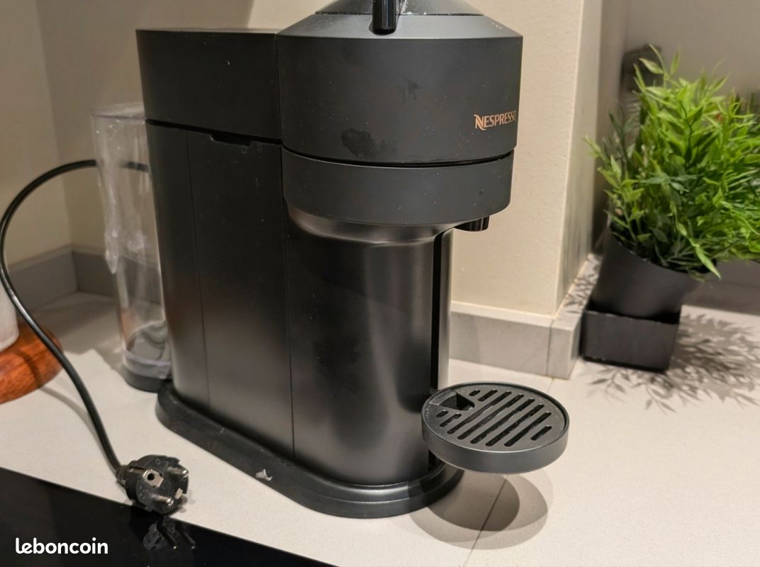 Machine à café Nespresso voluptuo en très bon état (image 2)