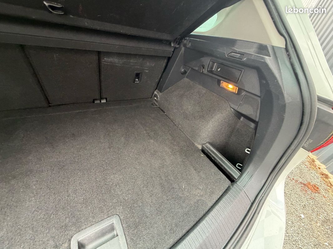 Volkswagen Tiguan volkswagen tiguan Comfortline Business Start-Stop DSG boite automatique gps tel radars etc... (image 22)