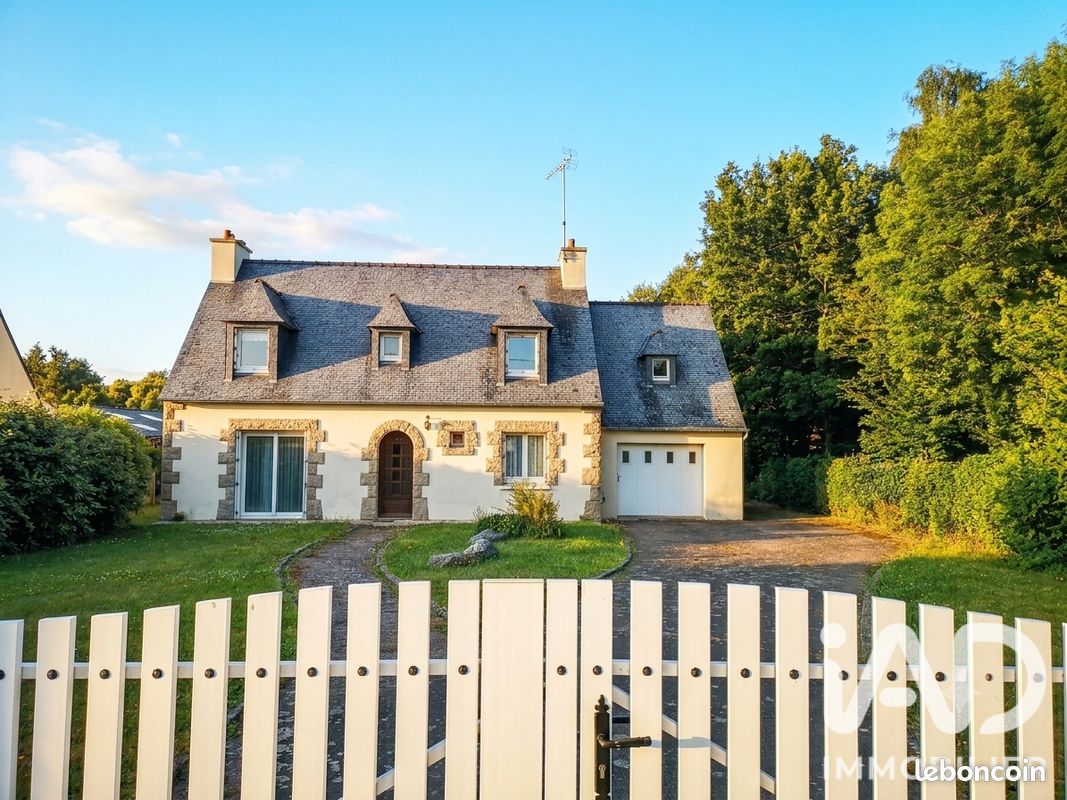 Maison 4 pièces 103 m² · à Saint-Clet · 103 m² · 170 000 €