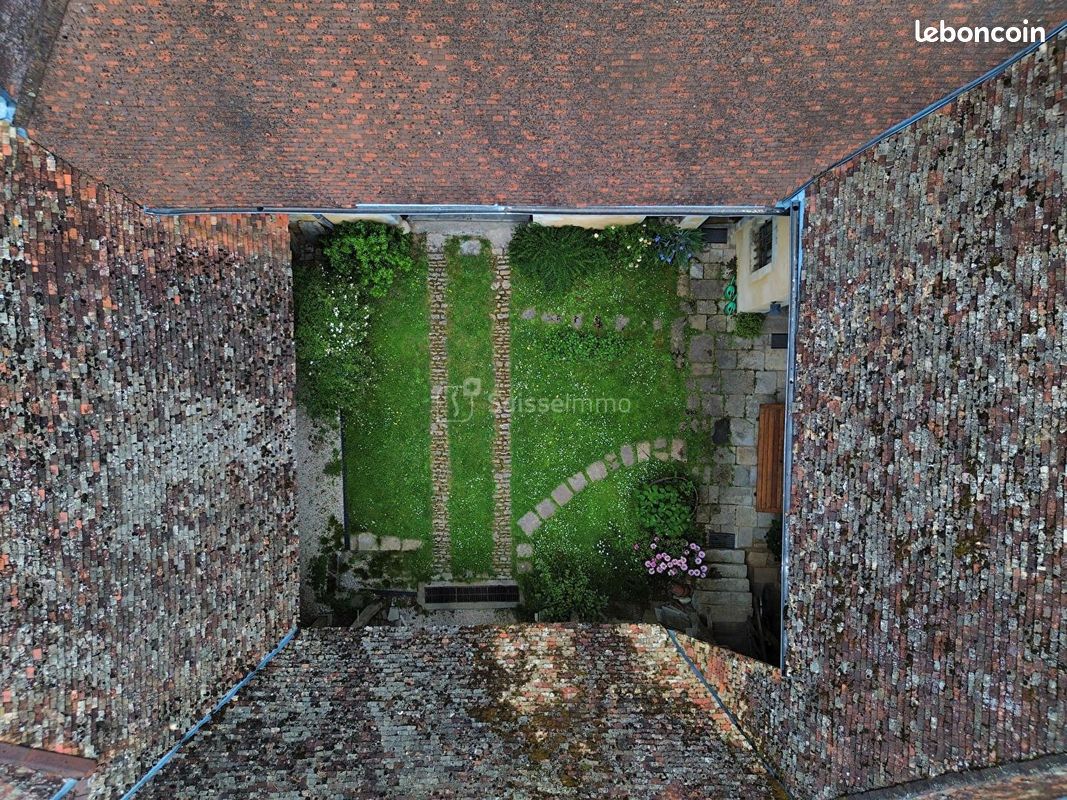 Maison 12 pièces 407 m² · à Bonnay · 407 m² · 595 000 €