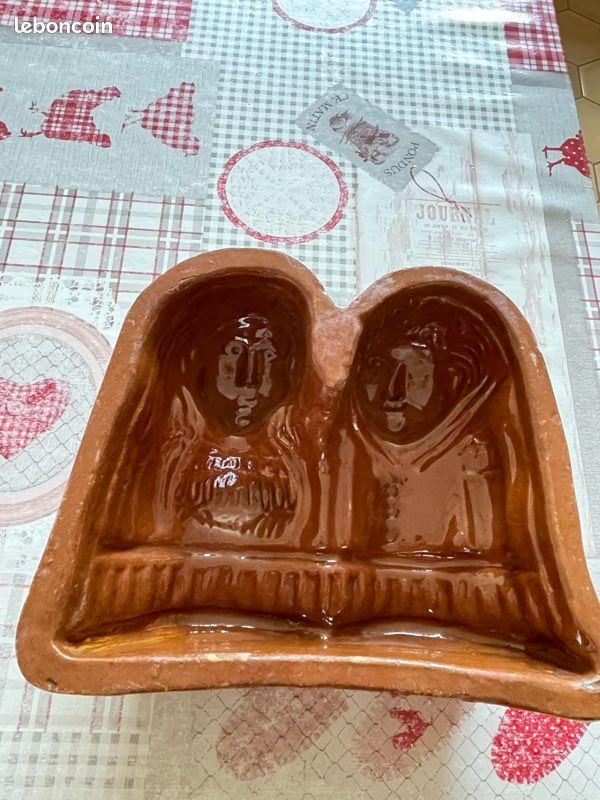 Ancien moule en céramique moulée à glissière maman et bébé