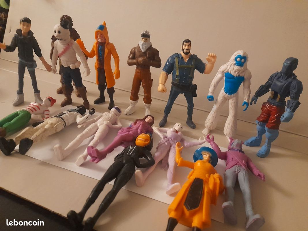 Lot De 17 Figurines Fortnite - Prestige, Tampons - Livraison Offerte