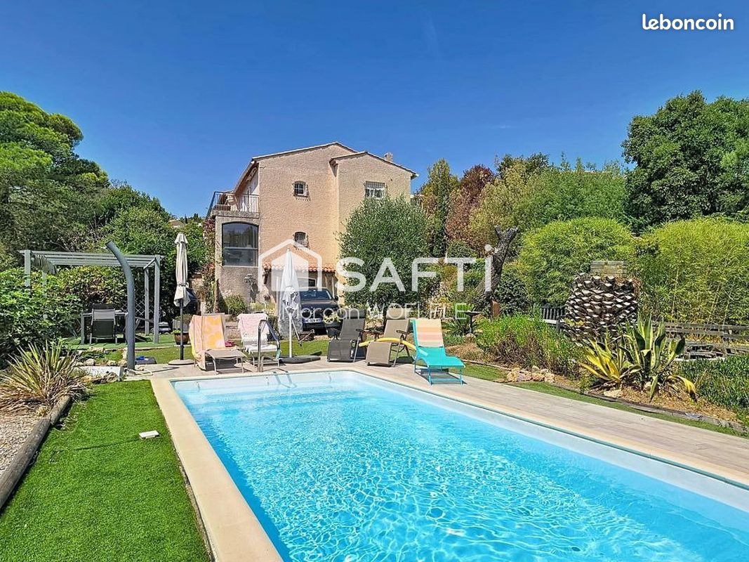Maison 9 pièces 270 m² · à Fréjus · 270 m² · 849 000 €
