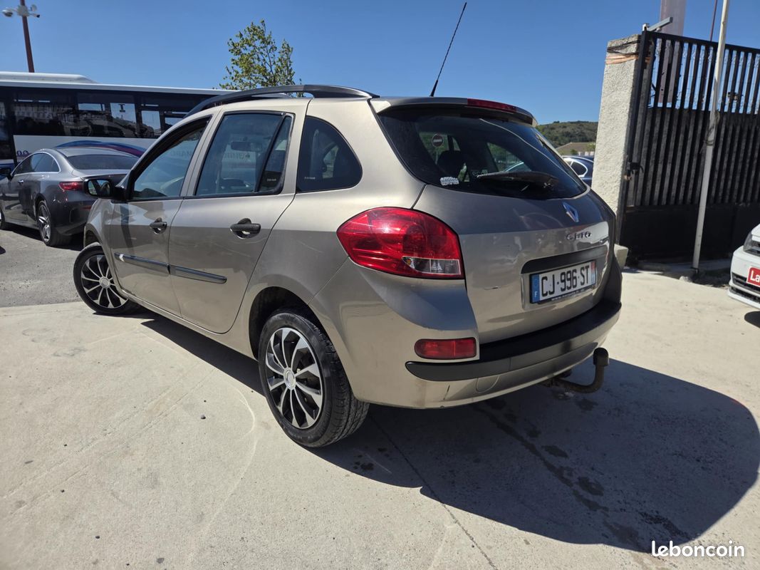 À VENDRE : Renault Clio Estate Expression –Embrayage neuf- Économique et pratique (image 4)