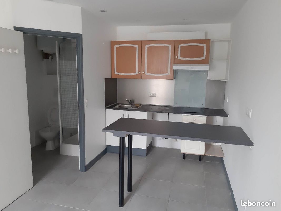 Appartement 1 pièce 23 m² · à Fère-Champenoise · 23 m² · 300 €