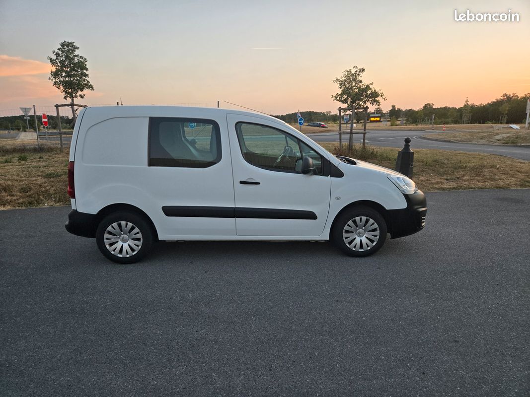 Ciitroen berlingo 1.6hdi,29/12/2014,137000km (image 3)