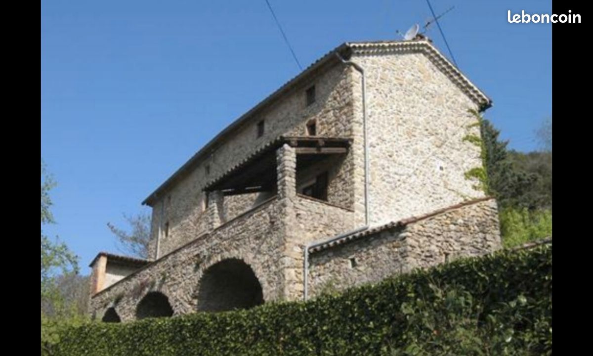 Maison 8 pièces 200 m² · à Meyrannes · 200 m² · 369 000 €