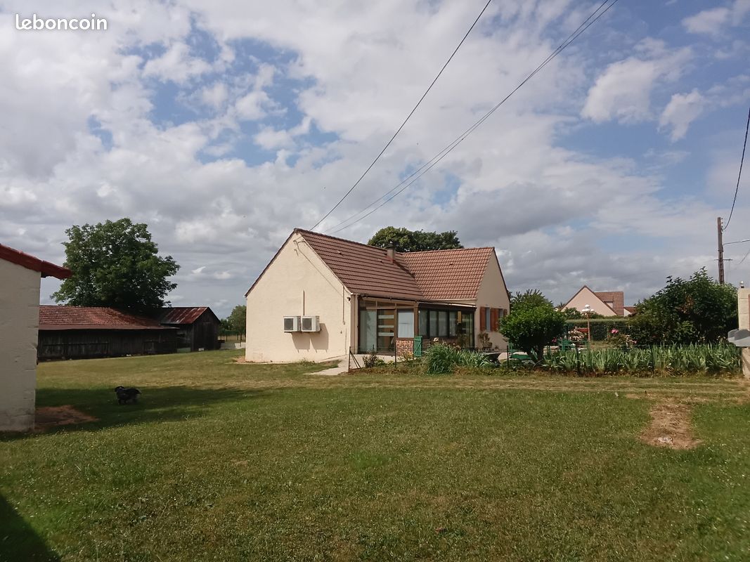 Maison 5 pièces 118 m² · à Nérondes · 118 m² · 120 000 €