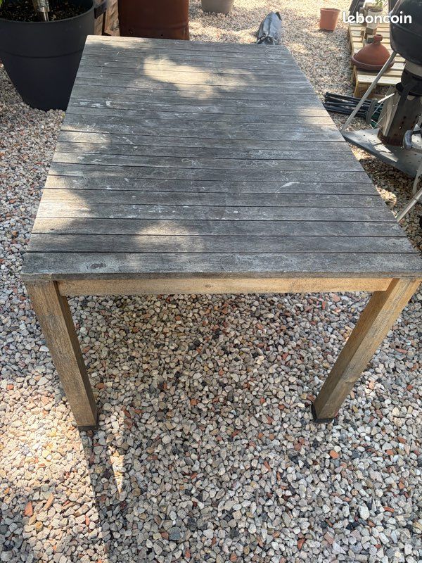 Table en bois extérieure (image 2)