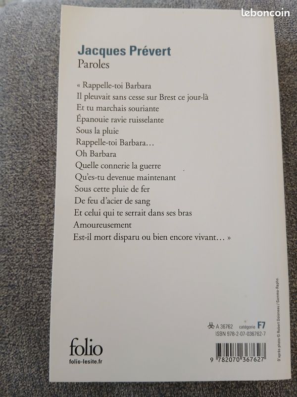 Livres de poche : les fleurs du mal de Baudelaire, la princesse de Clèves de Lafayette, Paroles de Jacques Prévert, Méditations métaphysiques de Descartes (image 2)