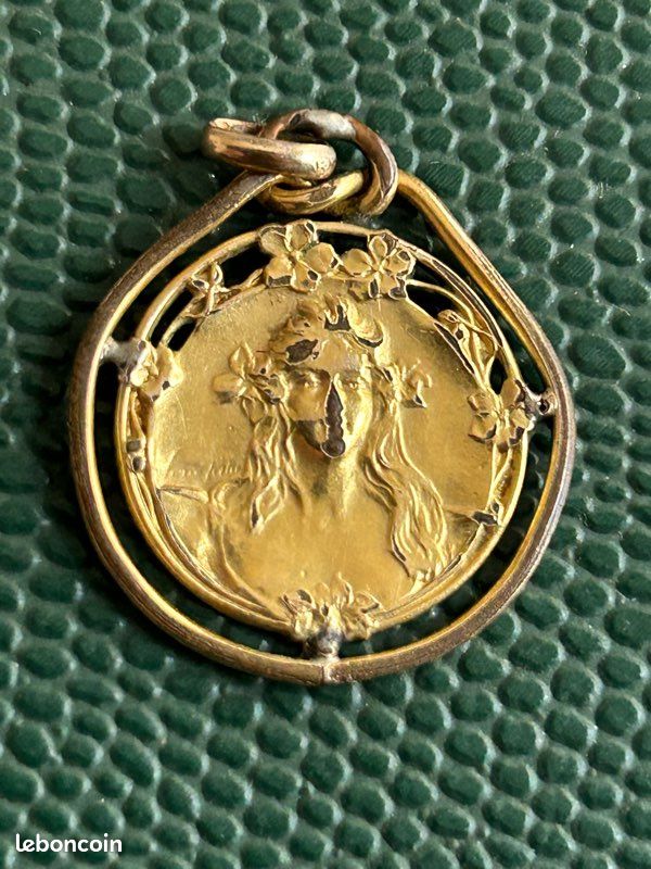Ancien pendentif français - France