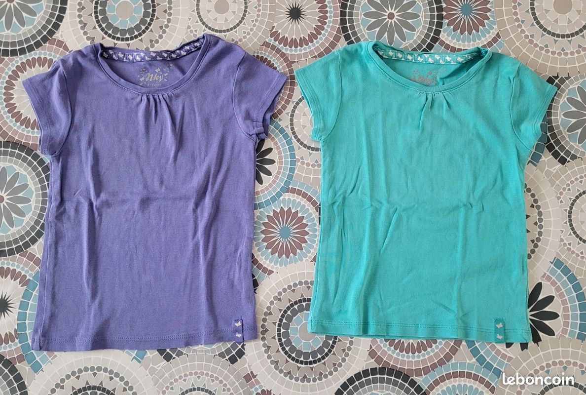 Lot 2 tee-shirts 5 ans (image 1)