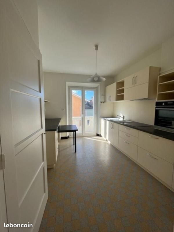 Appartement 3 pièces 81 m² · à Voiron · 81 m² · 766 €/mois