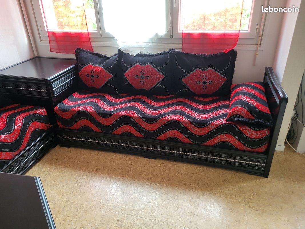 Salon marocain rouge et noir (image 3)