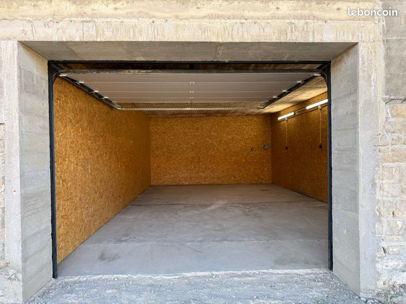 Parking 1 pièce 43 m² · à Sanry-sur-Nied · 43 m² · 350 €