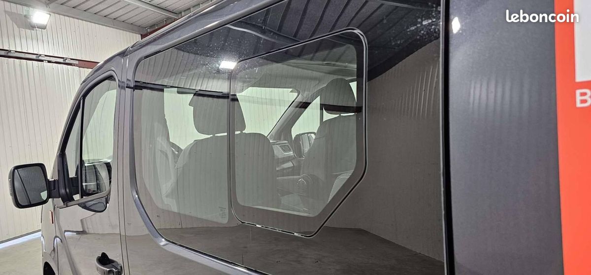 Renault Trafic CABINE APPROFONDIE CA L1H1 BLUE DCI 170 BVA9 RED EDITION EXCLUSIVE (image 7)