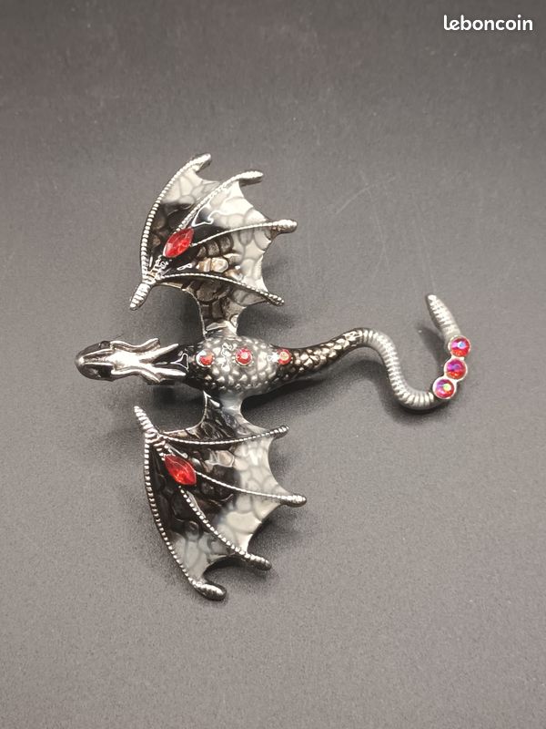 Broche dragon d'argent (image 1)