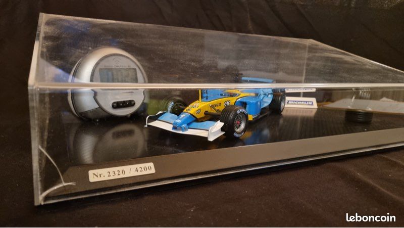 coffret MICHELIN F1 RENAULT R23 type R202 moteur RS 22 TRULLI