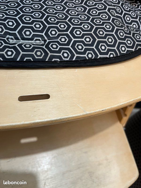 Chaise haute en bois (image 4)