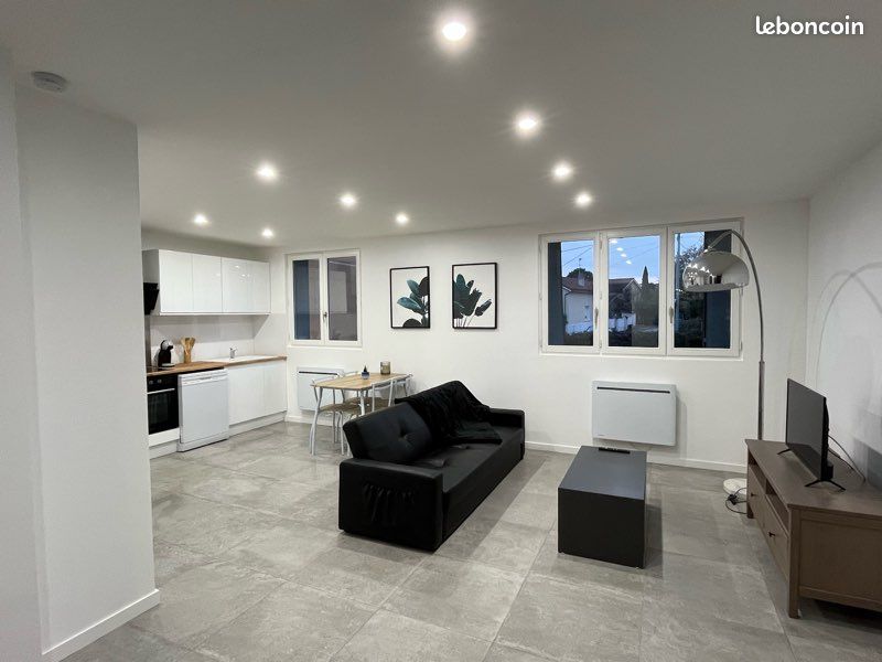 Appartement 3 pièces 54 m² · à Saint-Genis-Laval · 53,5 m² · 1 200 €/mois