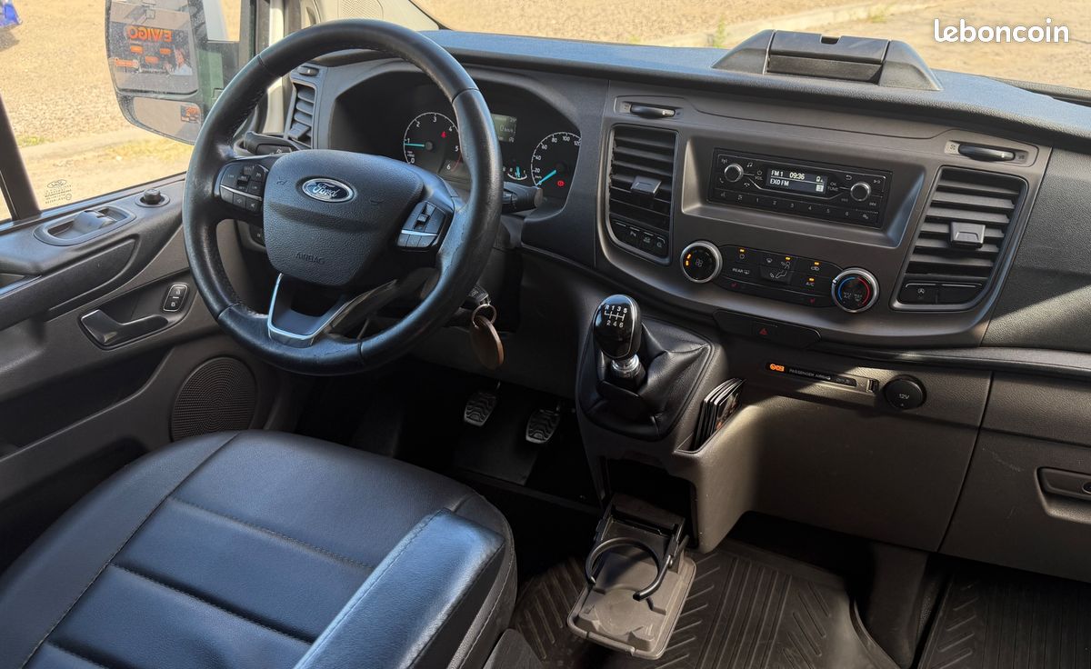 Ford transit custom panama p54 2.2l 130ch - van aménagé - très bien équipé (image 12)