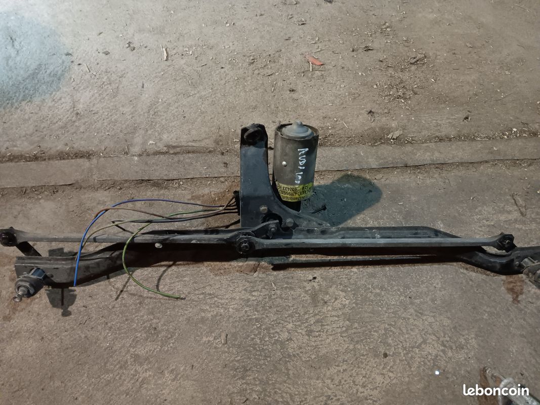 Moteur essuie glace audi 100 c2 (image 2)