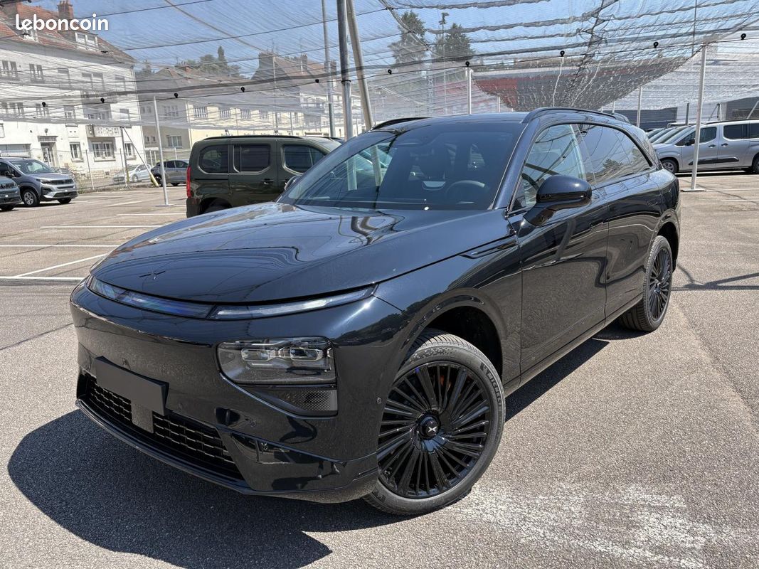 Xpeng g9 575 awd performance 93.1 kwh black edition / cuir diamant / attelage / sieges massants / audio dynau (image 1)