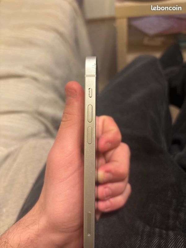 IPhone 12 (image 4)