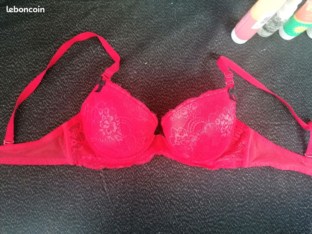 Soutien gorge rouge taille 90B (image 2)