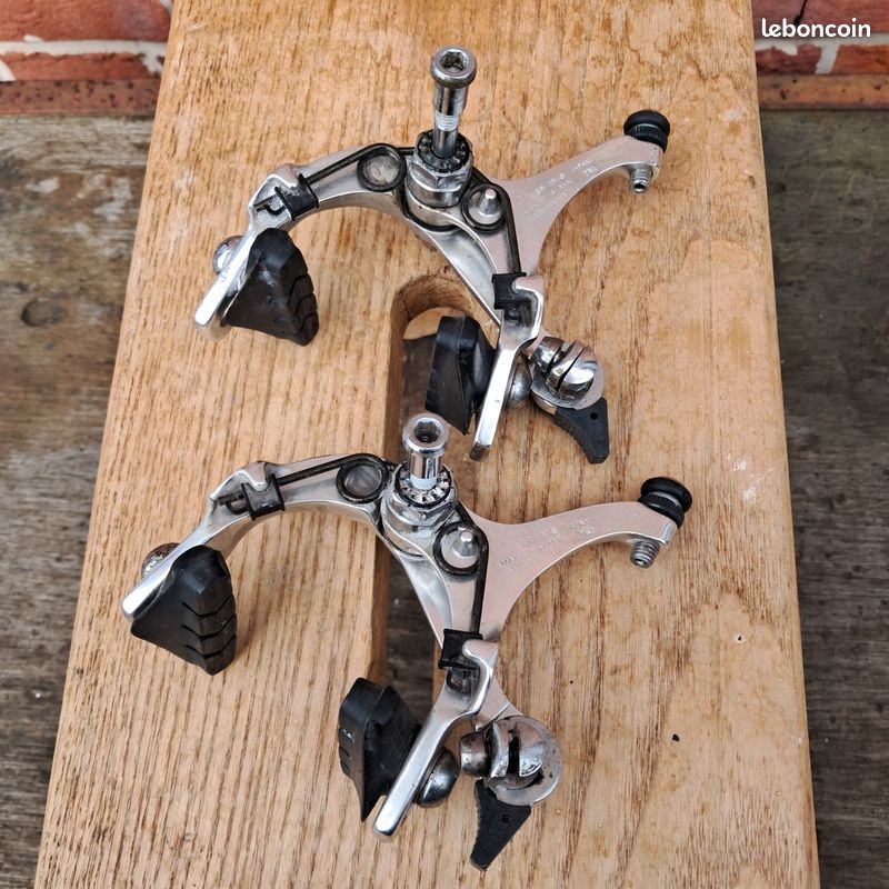 4 soupapes d'échappement pour Volvo TRW ref 47151 - Vintage Garage 4 soupapes d'échappement pour Volvo TRW ref 47151 - Vintage Garage