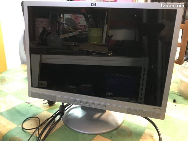 Écran HP W19b (image 1)