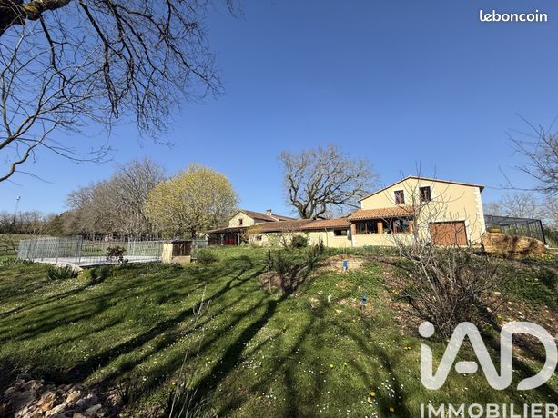 Propriété 22 pièces 328 m²
