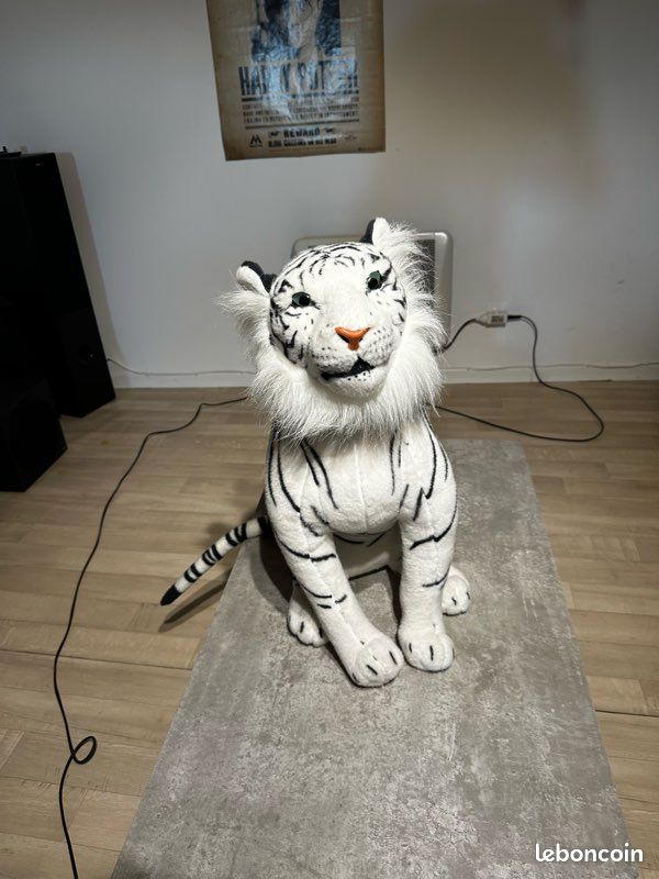 Peluche tigre blanc (image 1)