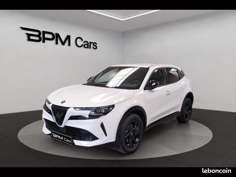 Alfa romeo Junior 1.2 Ibrida 145ch Premium e-DCT6 (image 1)