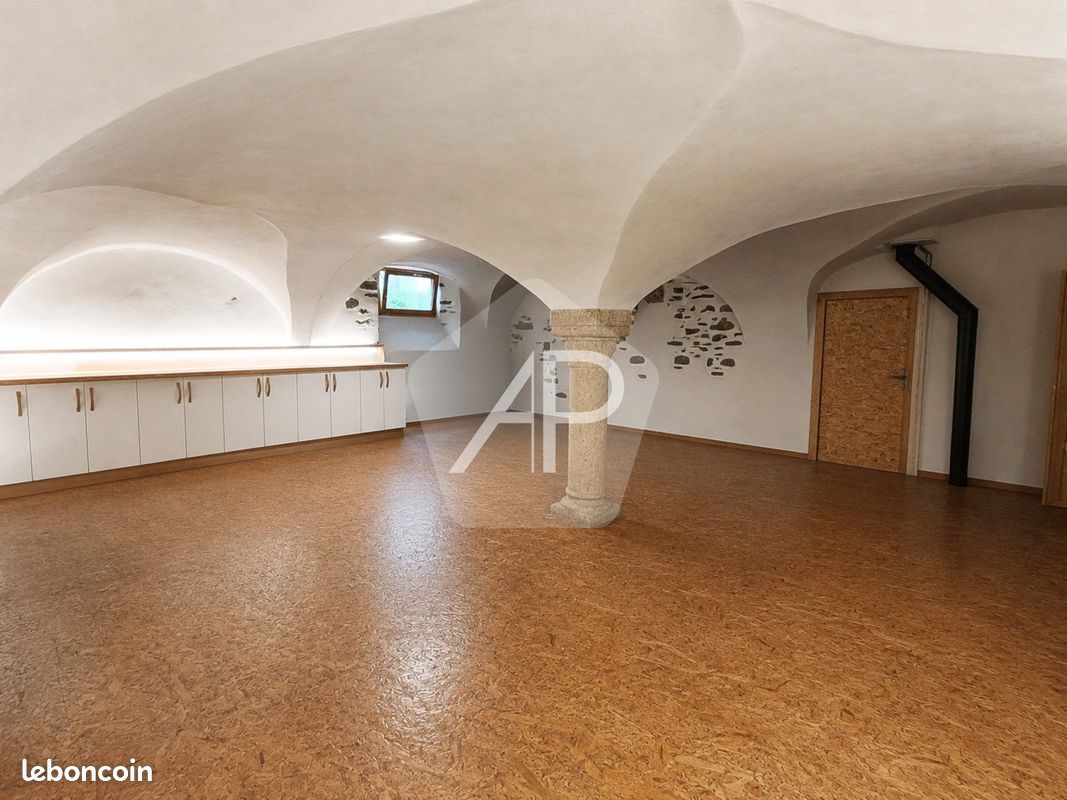 Maison 6 pièces 194 m² · à Puy-Saint-Pierre · 194 m² · 467 000 €