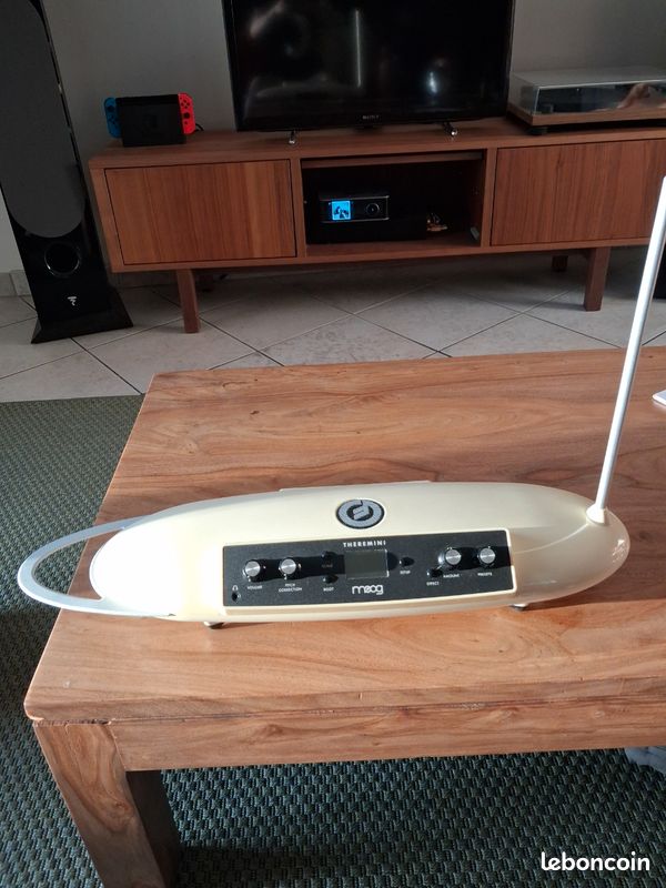 Theremini Moog (image 1)
