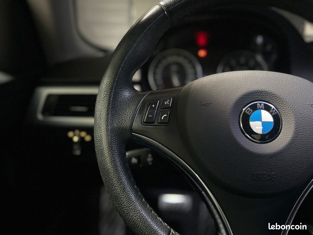 BMW SERIE 3 COUPE E92 325i 3.0L N53 218ch Luxe Steptronic A - FACTURE ENTRETIEN COMPLET DEPUIS L'ACHAT - ENTRETIEN À JOUR (image 22)